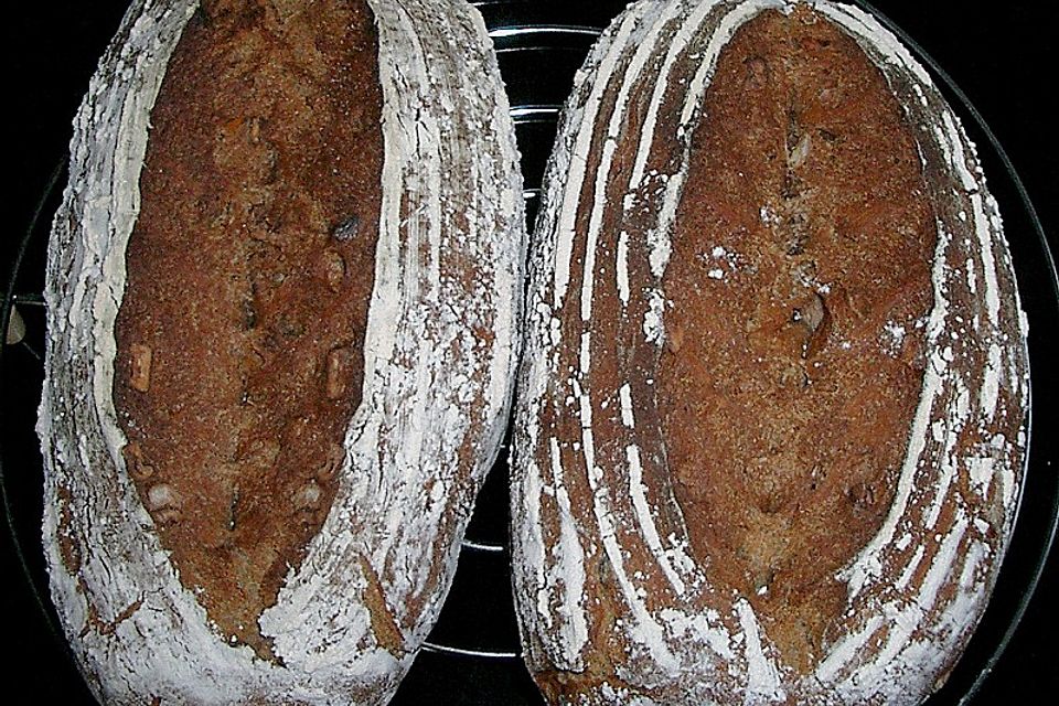 Burgis Walnussbrot mit Sauerteig