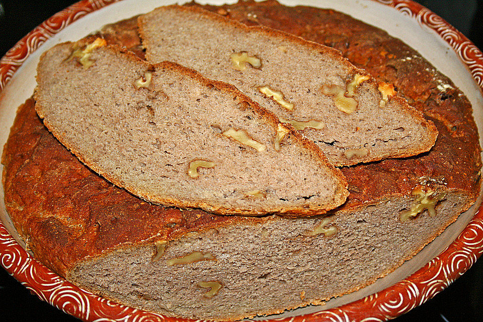 Burgis Walnussbrot mit Sauerteig