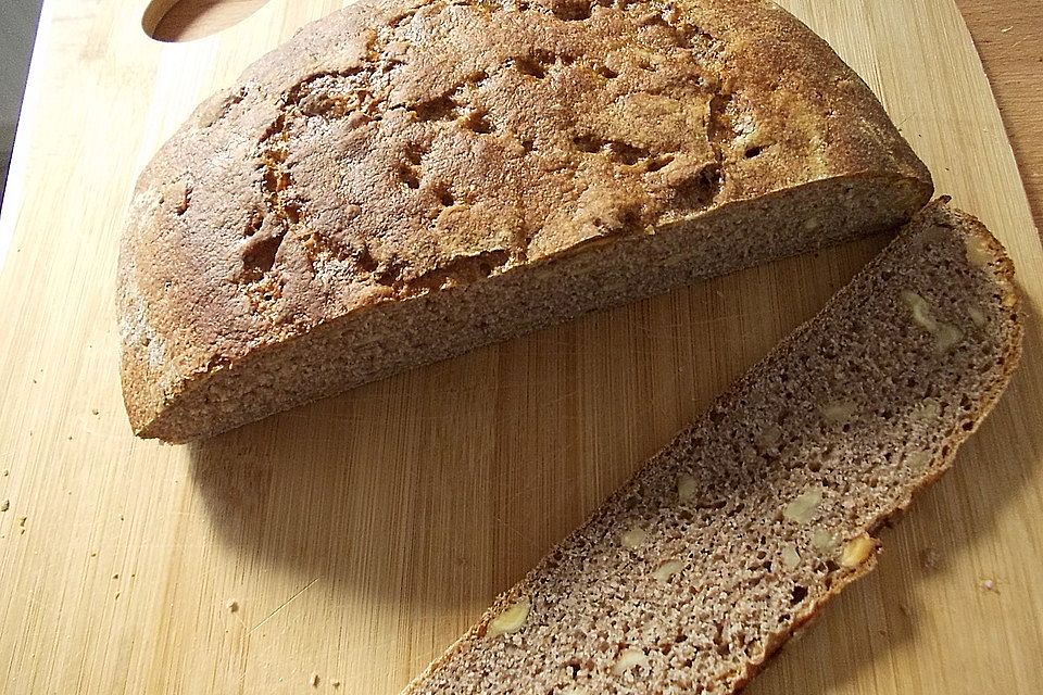 Burgis Walnussbrot mit Sauerteig