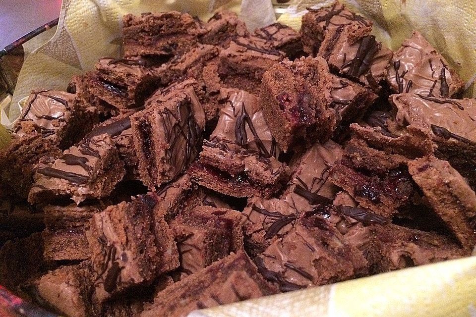 Mandel-Nougat-Würfel - Plätzchen Mandel-Nougat-Würfel - Plätzchen