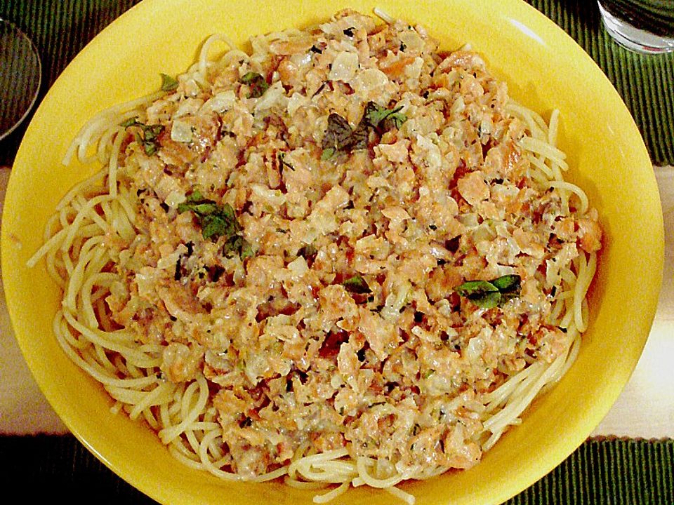 Spaghetti mit Räucherlachs von Jaysi_09| Chefkoch