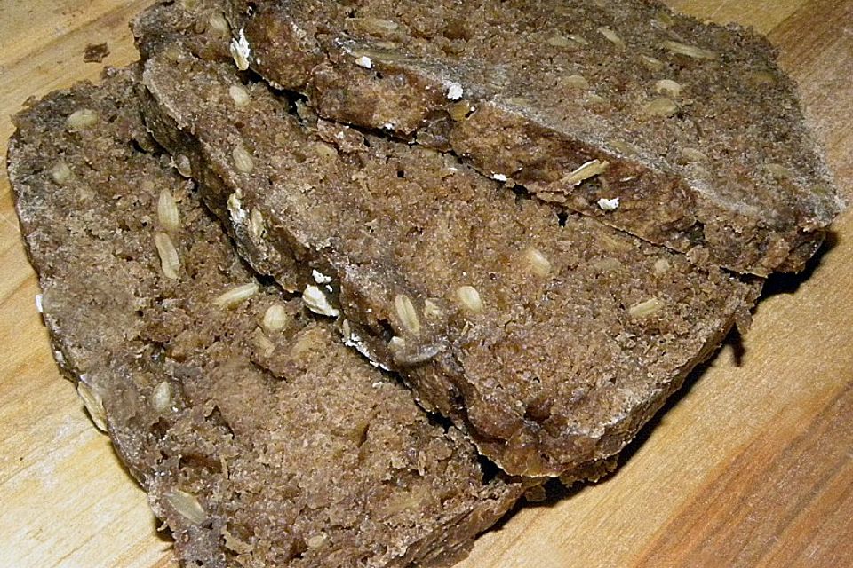 Schwarzbrot - nur mit Sauerteig