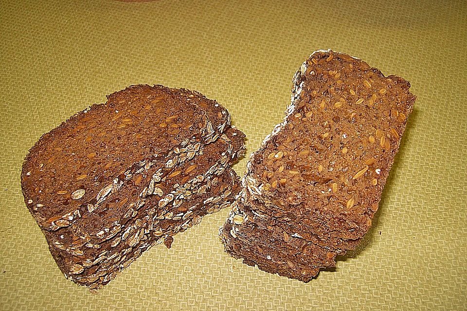 Schwarzbrot - nur mit Sauerteig