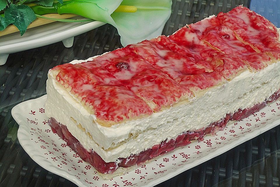 Holländer Kirschsahne Schnitte