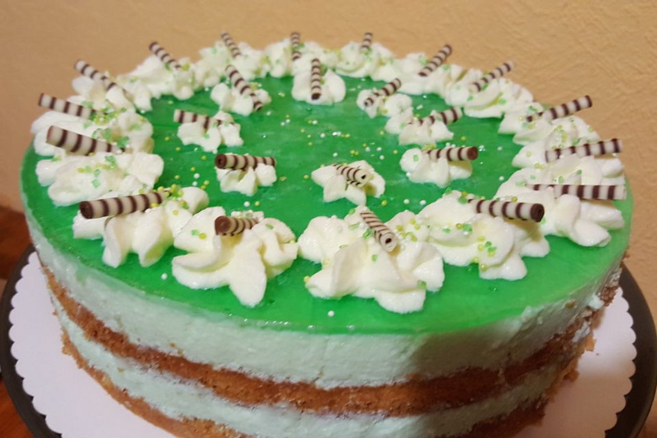 Waldmeistertorte