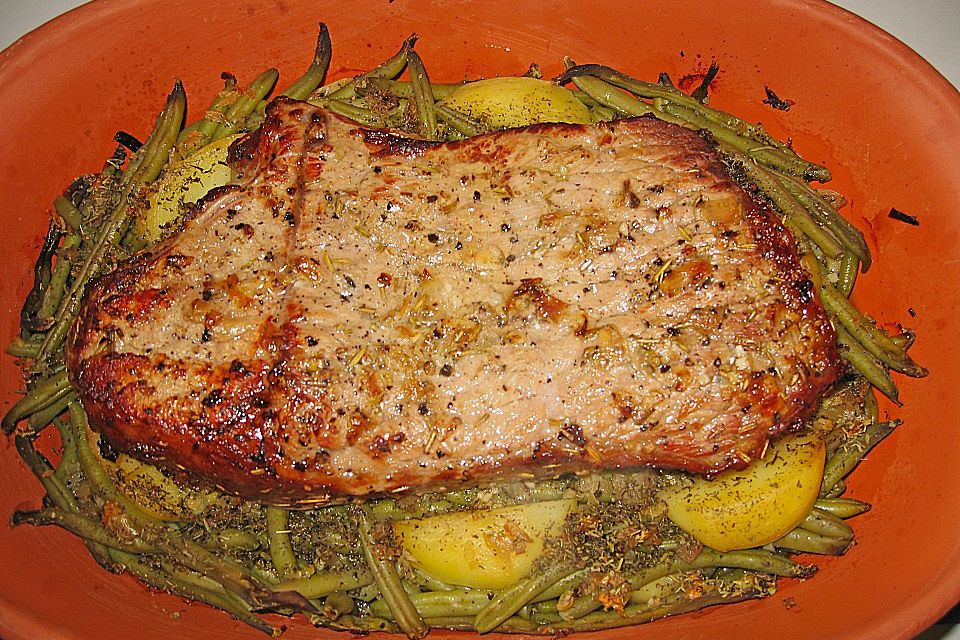 Rinderbraten mit grünen Bohnen und Kartoffeln