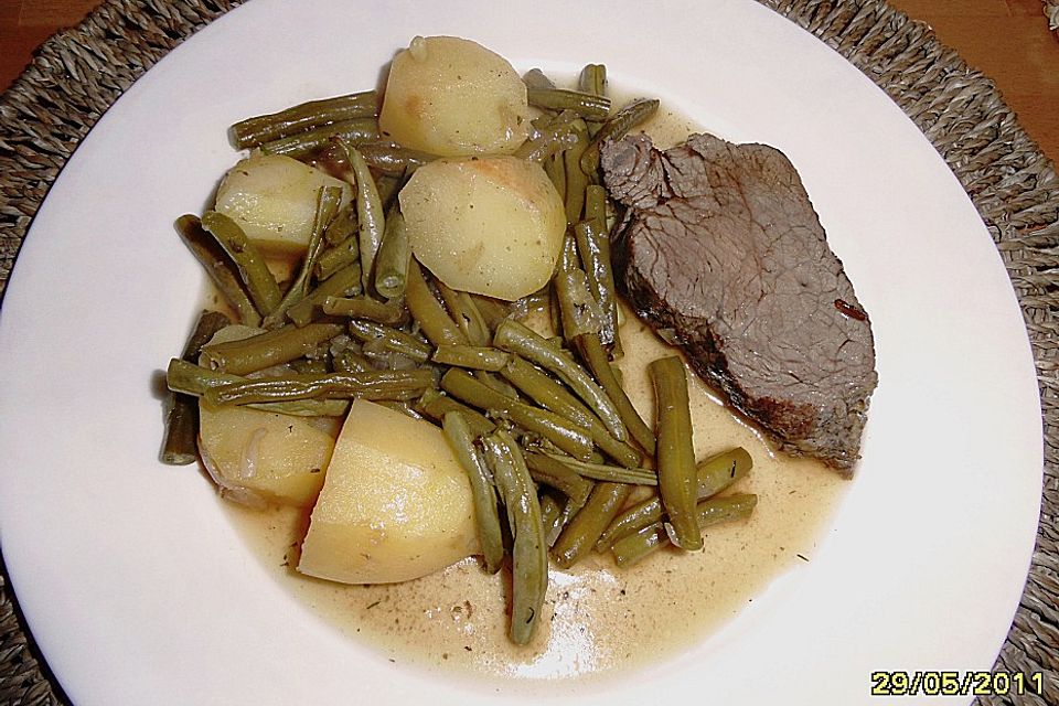 Rinderbraten mit grünen Bohnen und Kartoffeln