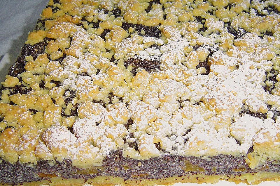 Mohn - Streusel  mit Pudding und Mandarinen