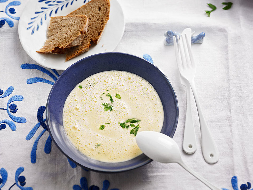 Schaumsüppchen von der Petersilienwurzel von UschiG| Chefkoch Schaumsüppchen von der Petersilienwurzel von UschiG| Chefkoch