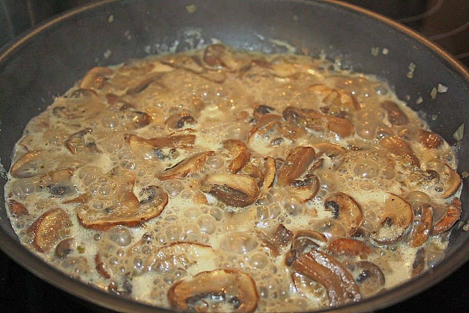 Champignon - Bärlauch - Pfanne mit Bandnudeln