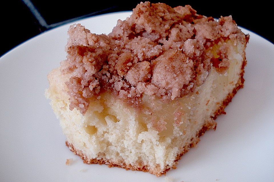 Ananas - Marzipan - Kuchen mit Schokostreuseln