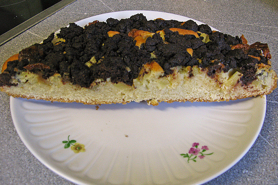 Ananas - Marzipan - Kuchen mit Schokostreuseln