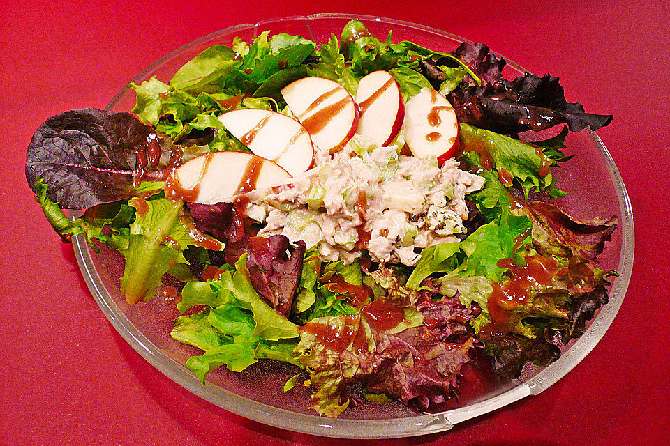 Waldorfsalat mit Thunfisch