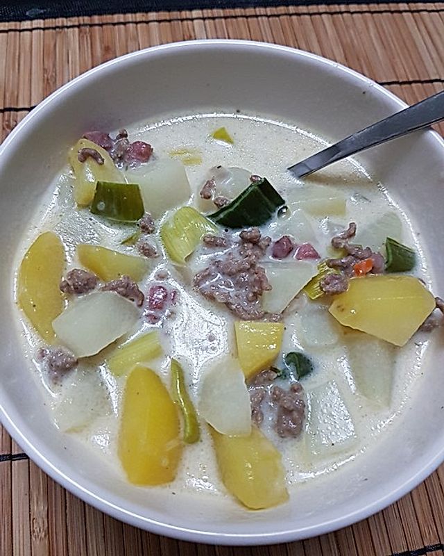 Deftige Kohlrabi  -Kartoffel - Suppe