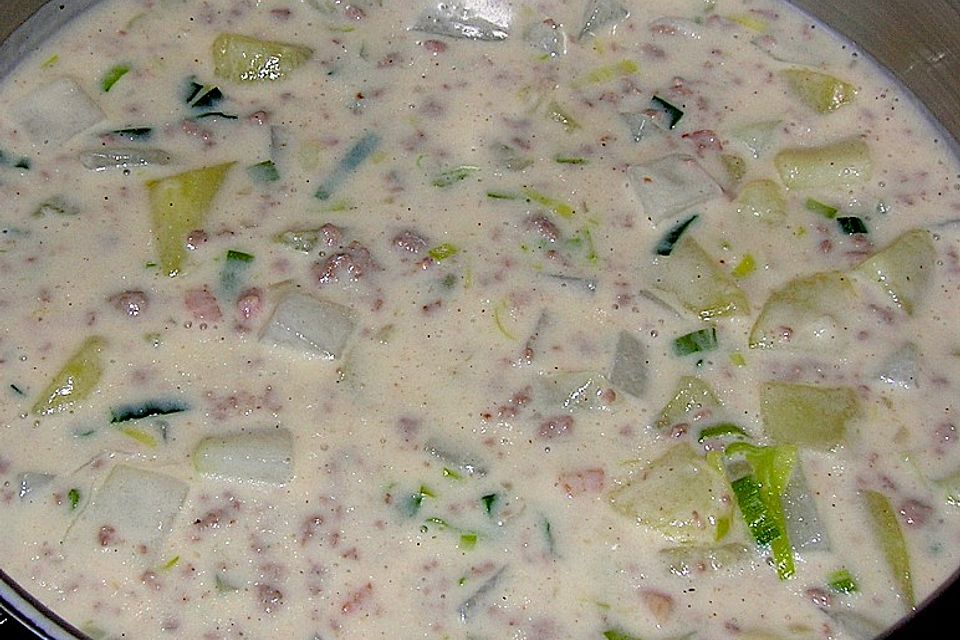 Deftige Kohlrabi  -Kartoffel - Suppe