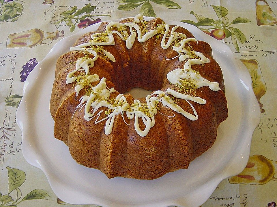 Mandeliger Baileys - Vanille - Gugelhupf mit Schokoraspeln von urmeli75 ...