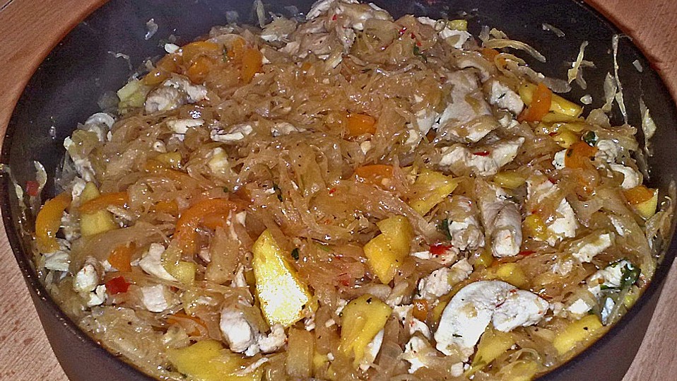 Ananas - Kraut aus dem Wok mit Straußenfleisch von Kerstini