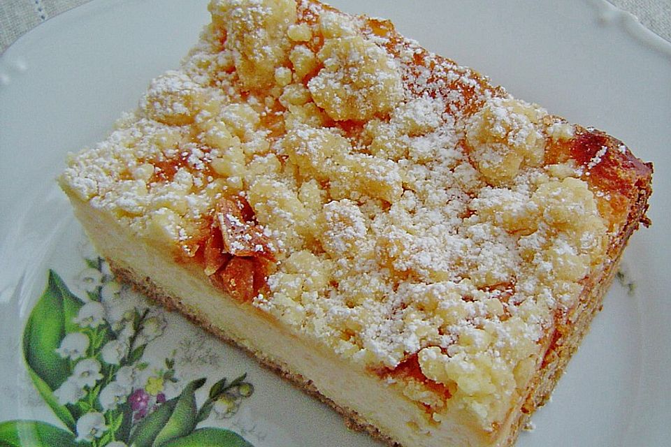 Käsekuchen mit Pudding , Grieß und Streuseln