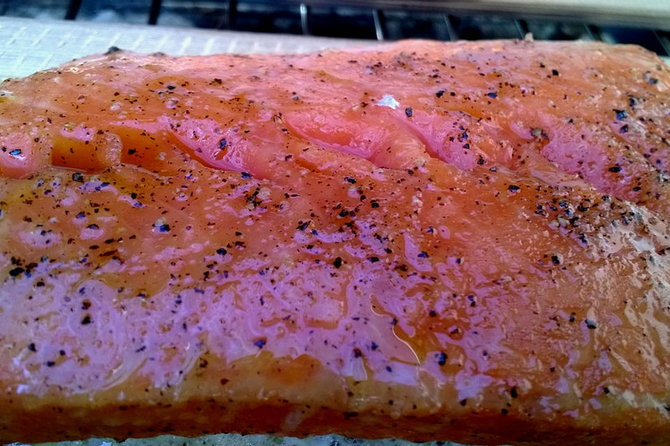 Plank-grilled Lachs