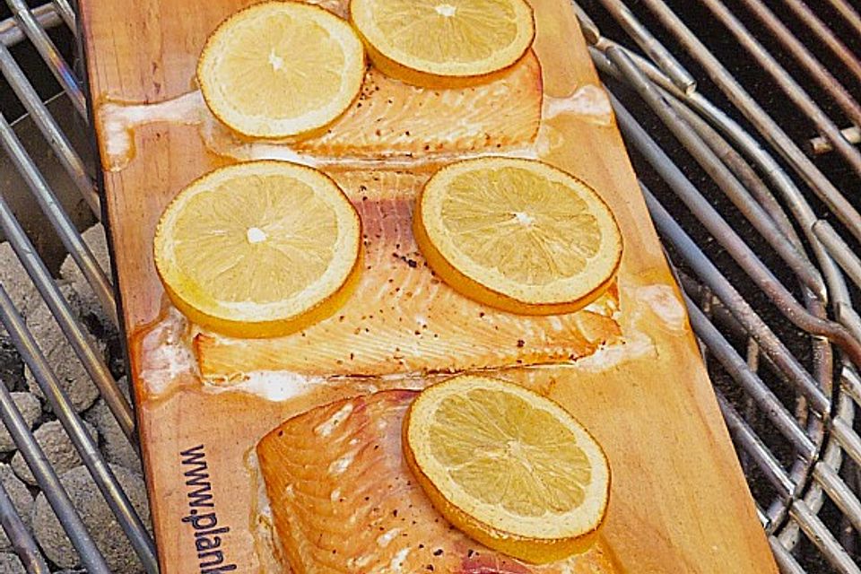 Plank-grilled Lachs