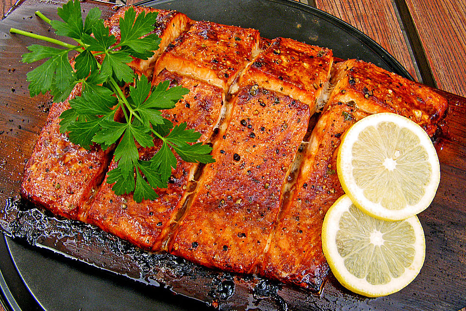 Plank-grilled Lachs