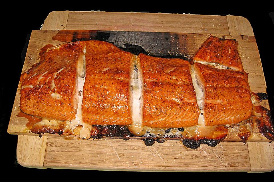 Plank-grilled Lachs