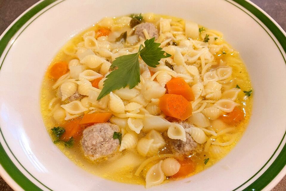 Einfache Gemüse - Nudel - Suppe