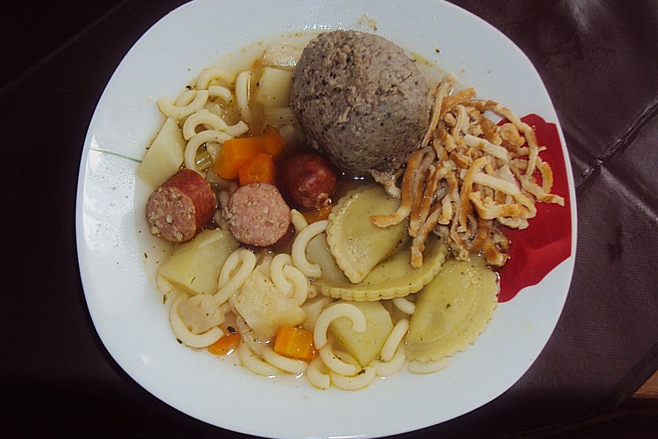 Einfache Gemüse - Nudel - Suppe