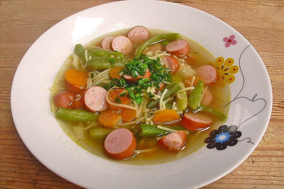 Einfache Gemüse - Nudel - Suppe