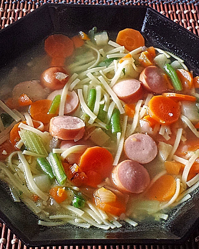 Einfache Gemüse - Nudel - Suppe