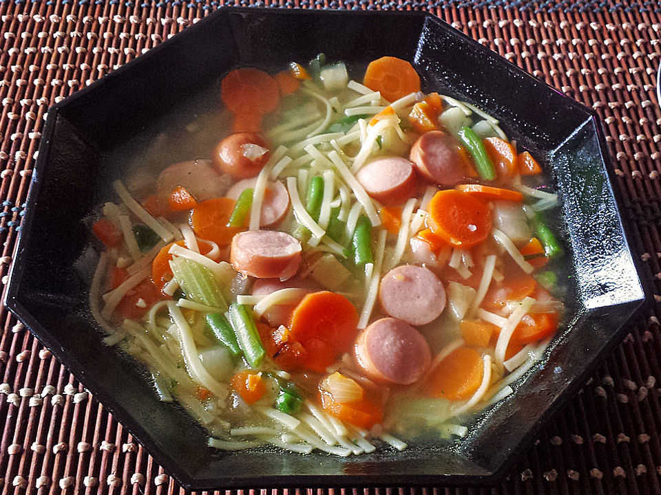 Einfache Gemüse - Nudel - Suppe von CookingJulie | Chefkoch