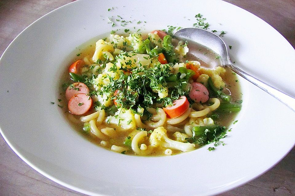 Einfache Gemüse - Nudel - Suppe