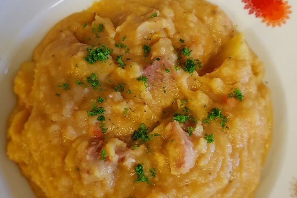 Erbsensuppe mit Pökelfleisch nach Mutters Art