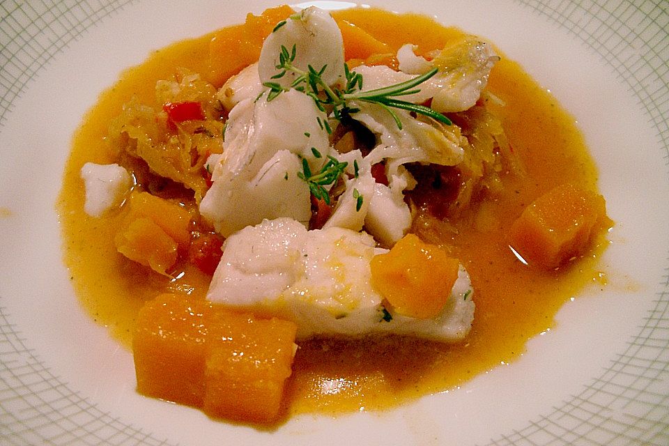 Zandergulasch Szegediner Art mit Butternutkürbis Zandergulasch Szegediner Art mit Butternutkürbis