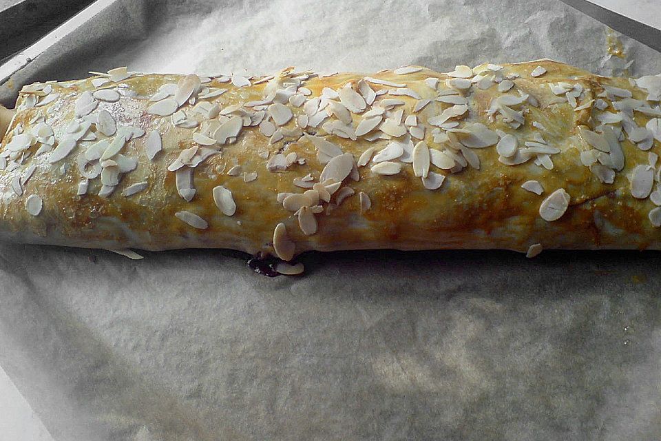 Kirschstrudel