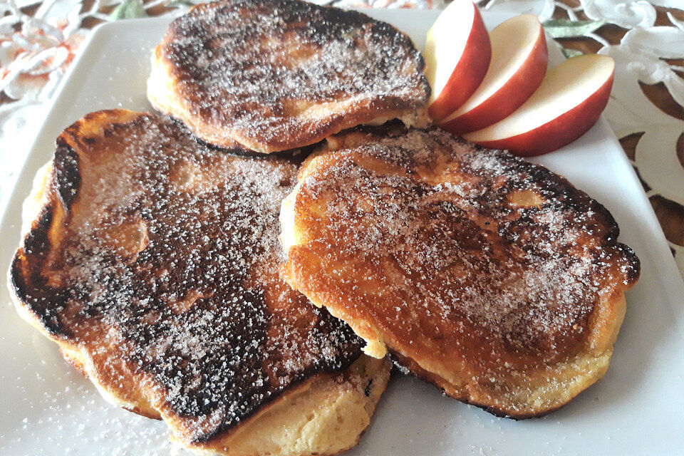 Apfelspannkuchen mit Zimtzucker