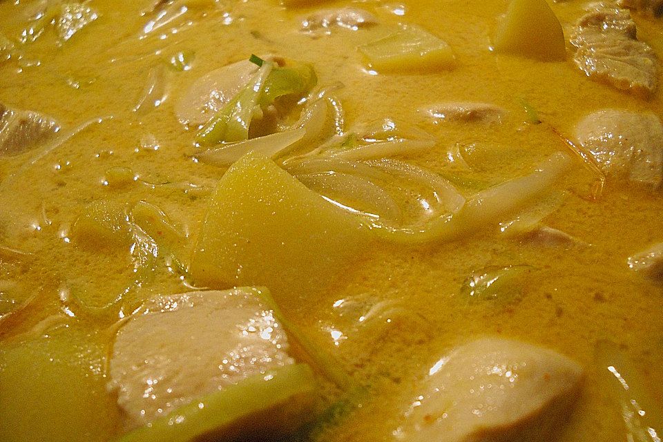 Gelbes Hühner - Curry aus dem Wok