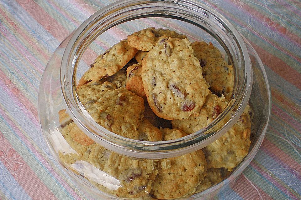 Oatmeal Raisin Cookies