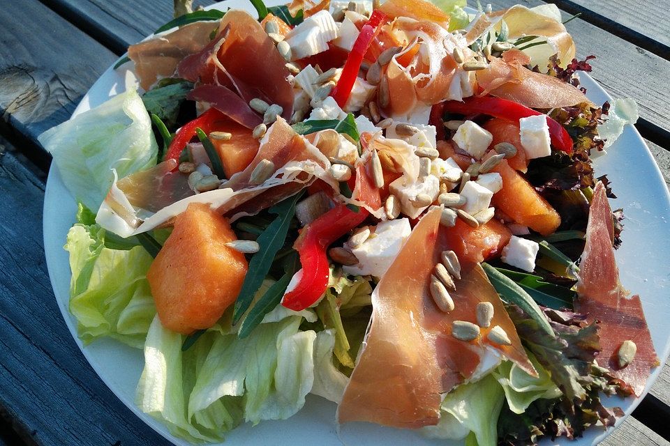 Melonen - Salat mit Rucola und Parmaschinken