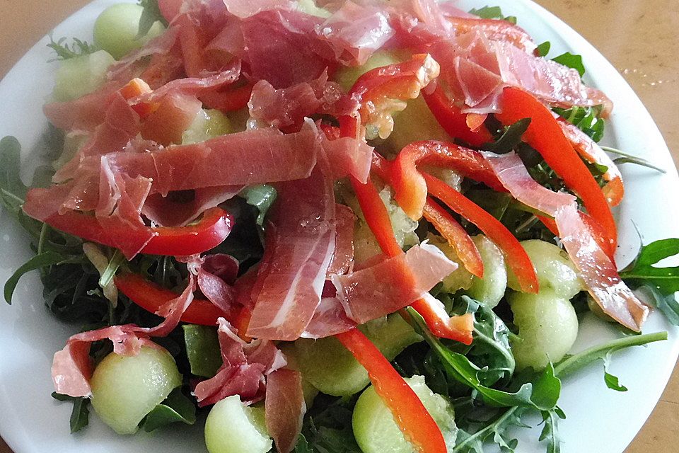 Melonen - Salat mit Rucola und Parmaschinken