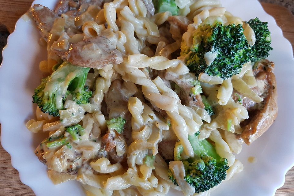 Gyrosauflauf mit Sauce Hollandaise