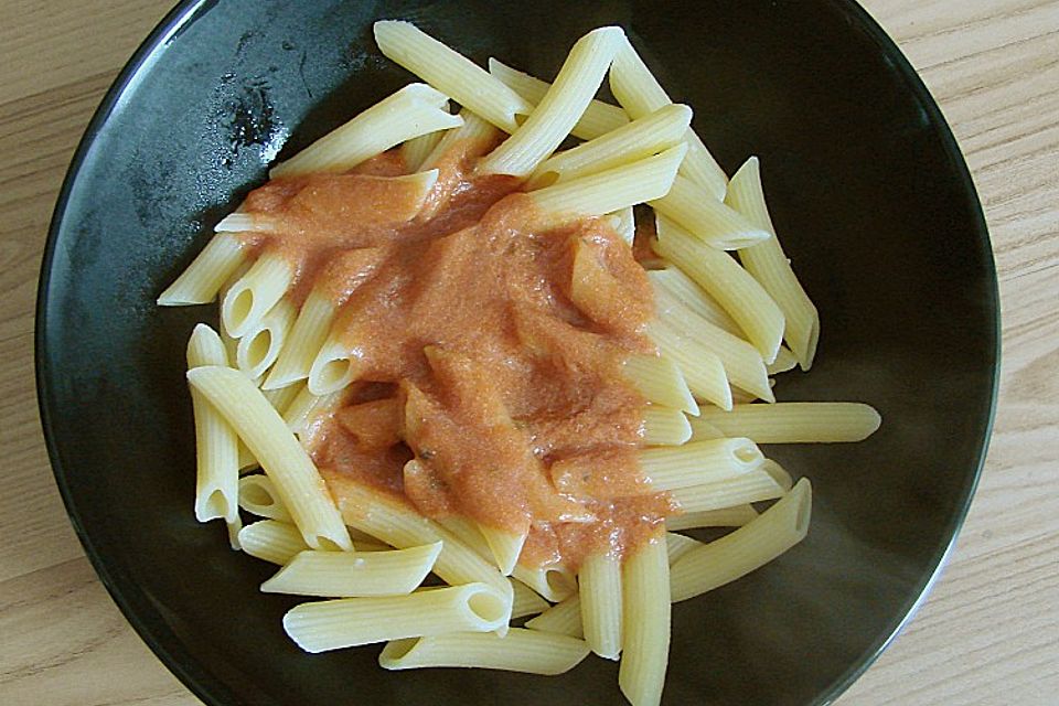 Creamy tomato pasta