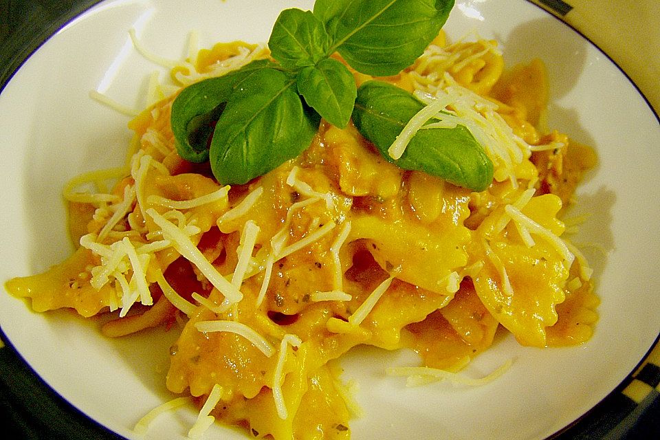 Creamy tomato pasta