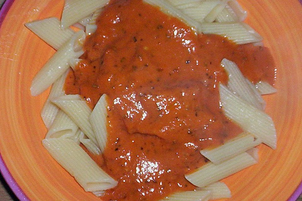 Creamy tomato pasta