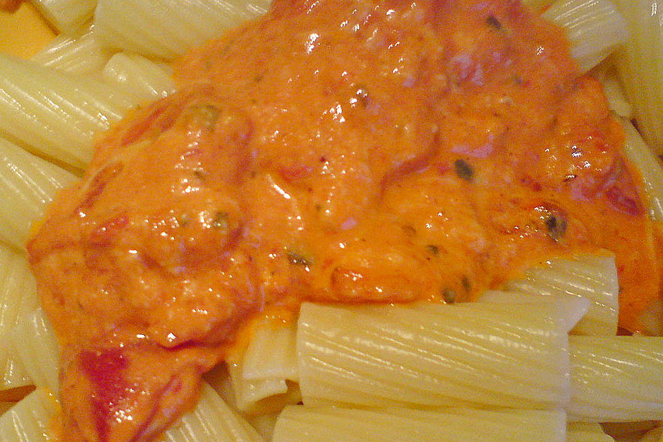 Creamy tomato pasta