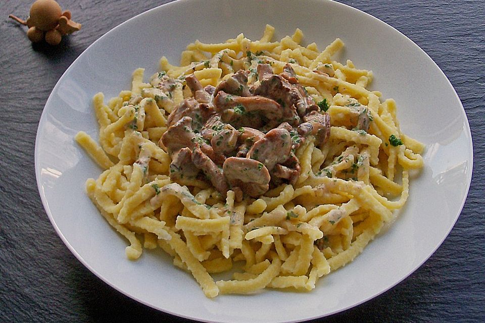 Frische Pfifferlinge mit Spätzle