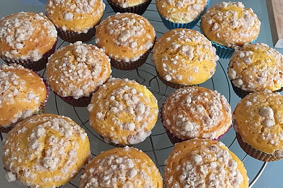 Pumpkin Cream Cheese Muffins