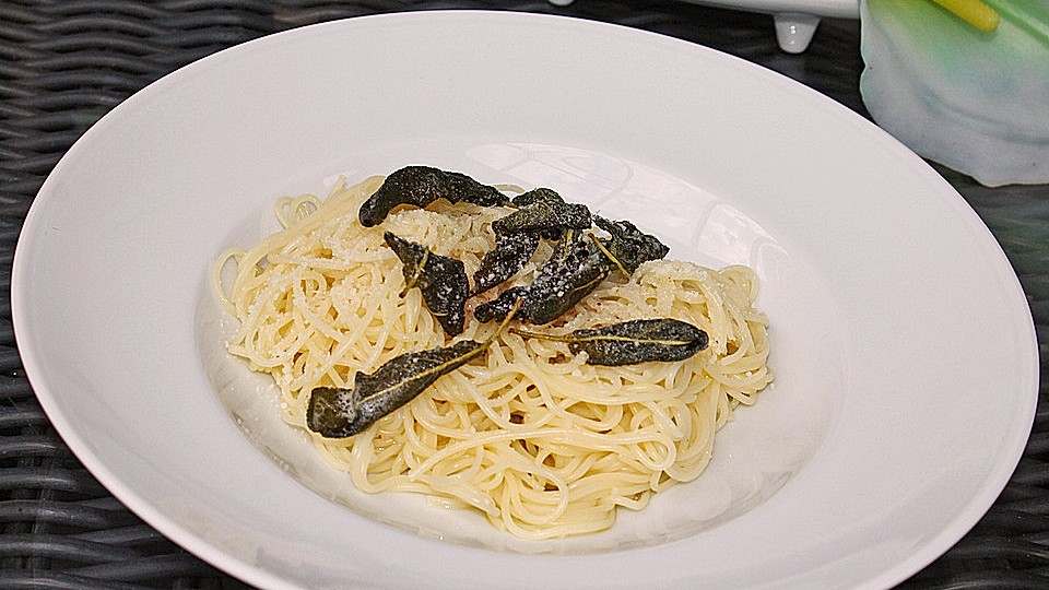 Spaghettini mit der allerbesten Salbeibutter von mariechen97