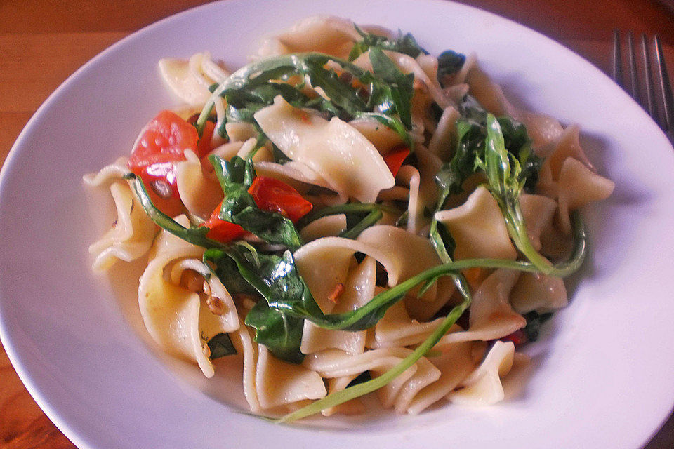 Spaghetti mit Rucola und Cherrytomaten