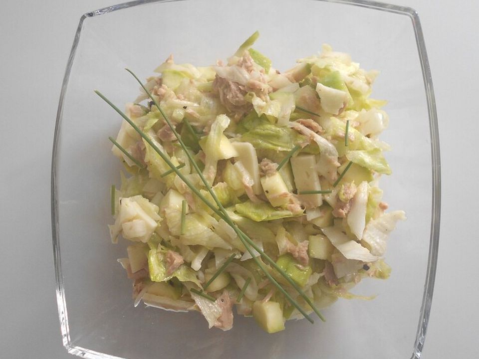 Thunfischsalat mit Zucchini, Käse und Eisbergsalat von ...